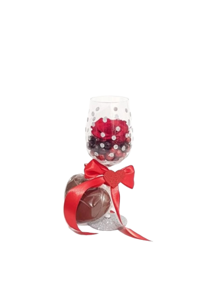 Rosa Stabilizzata Rossa in Calice di Vetro decorato con Cuore di Cioccolato