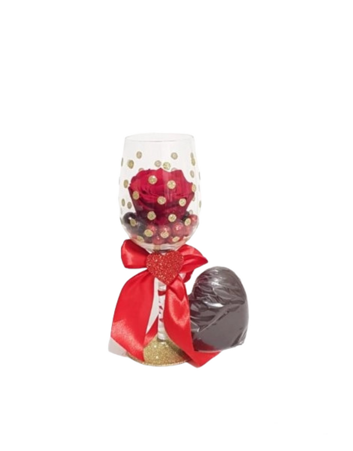 Rosa Stabilizzata Rossa in Calice di Vetro decorato con Cuore di Cioccolato
